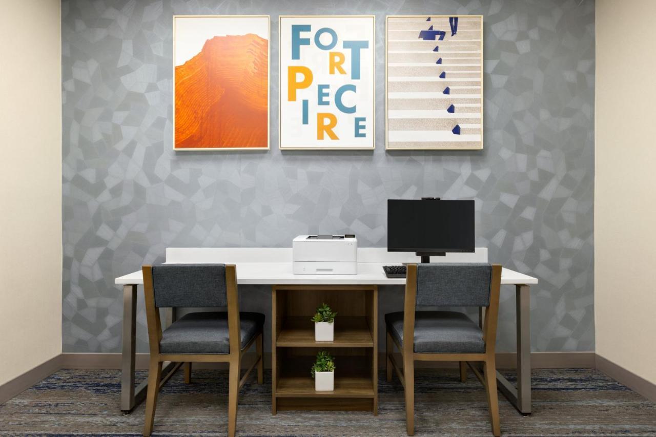 Holiday Inn Express Hotel & Suites Fort Pierce West By Ihg Exteriör bild
